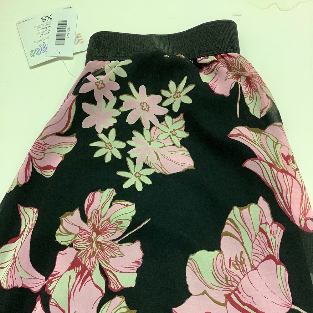 Black and pink floral new with tags Lularoe Lola skirt